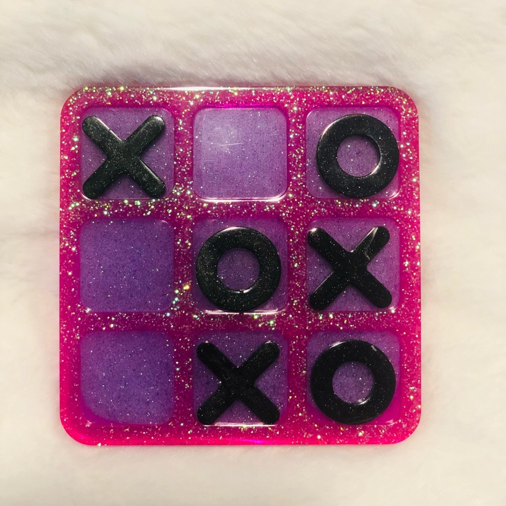 Resin/epoxy novelty tic-tac-toe board